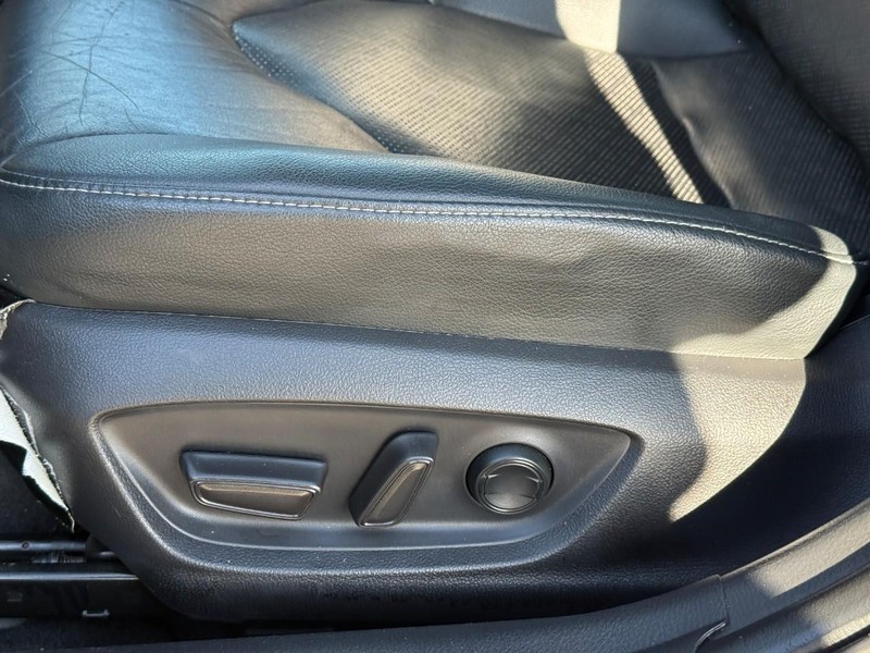 Toyota Camry Vehicle Image 22