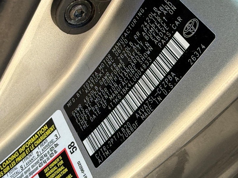 Toyota Camry Vehicle Image 29