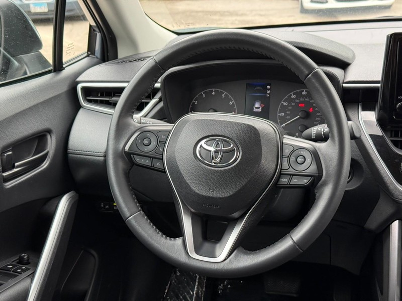 Toyota Corolla Cross Vehicle Image 16