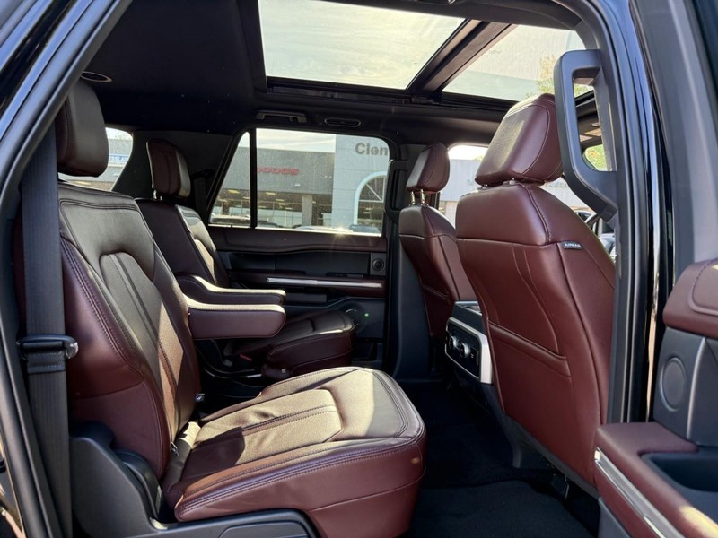 Ford Expedition Max Vehicle Image 13