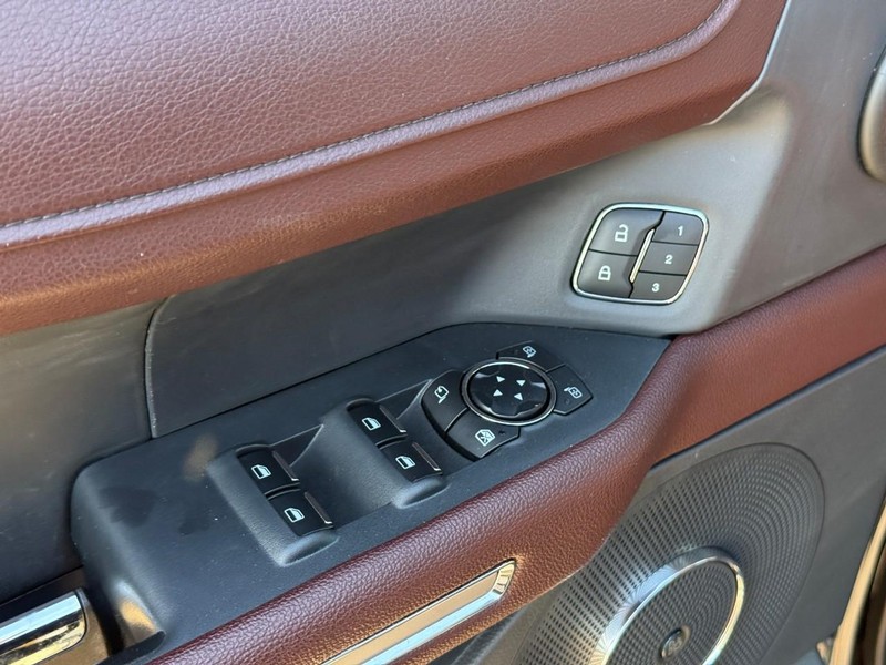 Ford Expedition Max Vehicle Image 19