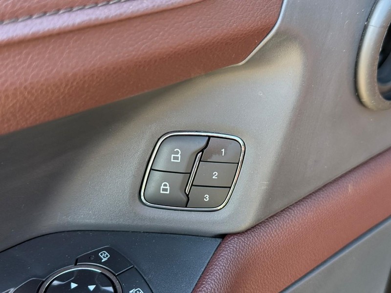 Ford Expedition Max Vehicle Image 20