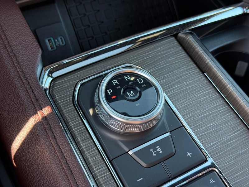 Ford Expedition Max Vehicle Image 26