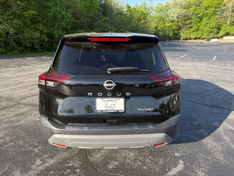 Nissan Rogue Vehicle Image 08