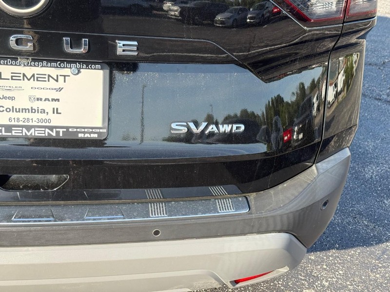 Nissan Rogue Vehicle Image 09