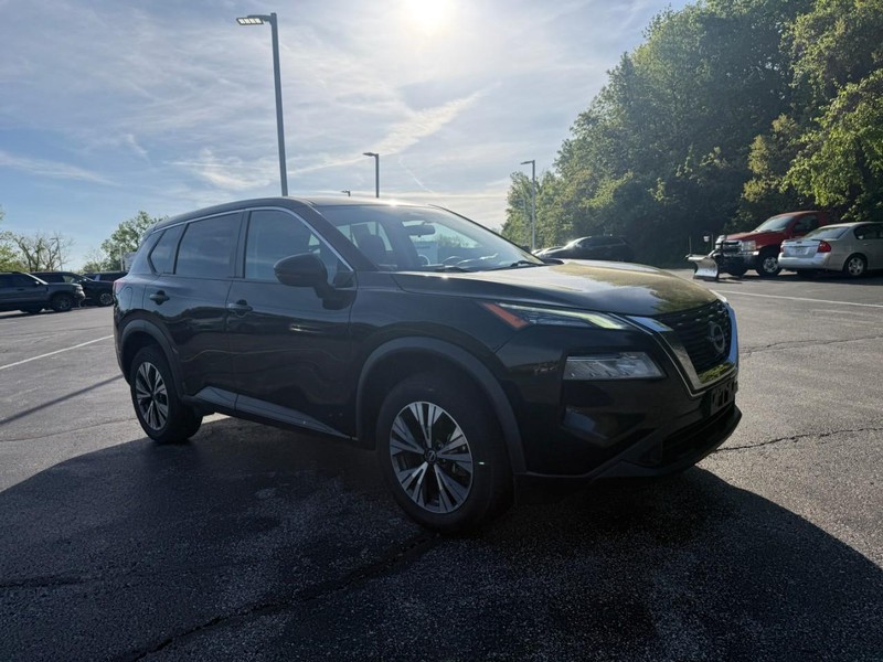 Nissan Rogue Vehicle Image 12