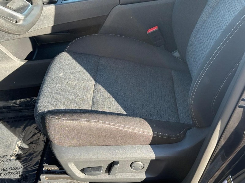 Nissan Rogue Vehicle Image 21