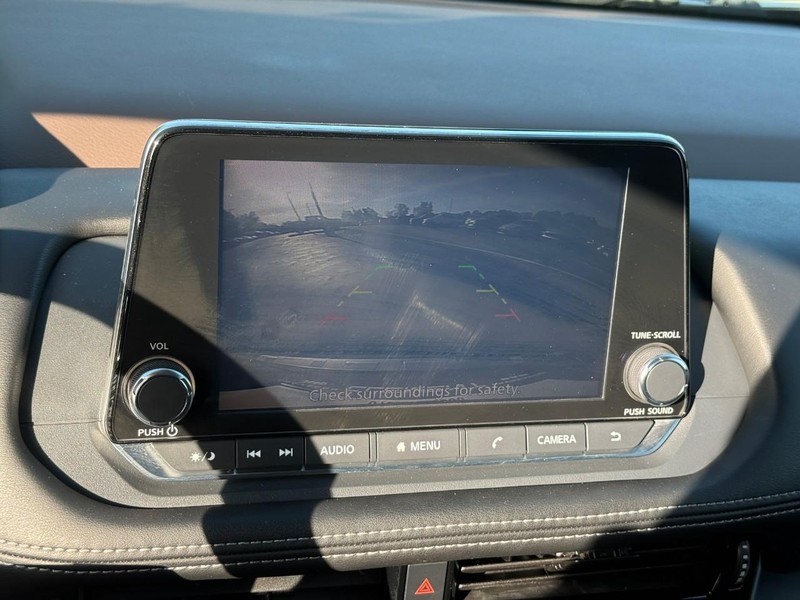 Nissan Rogue Vehicle Image 28