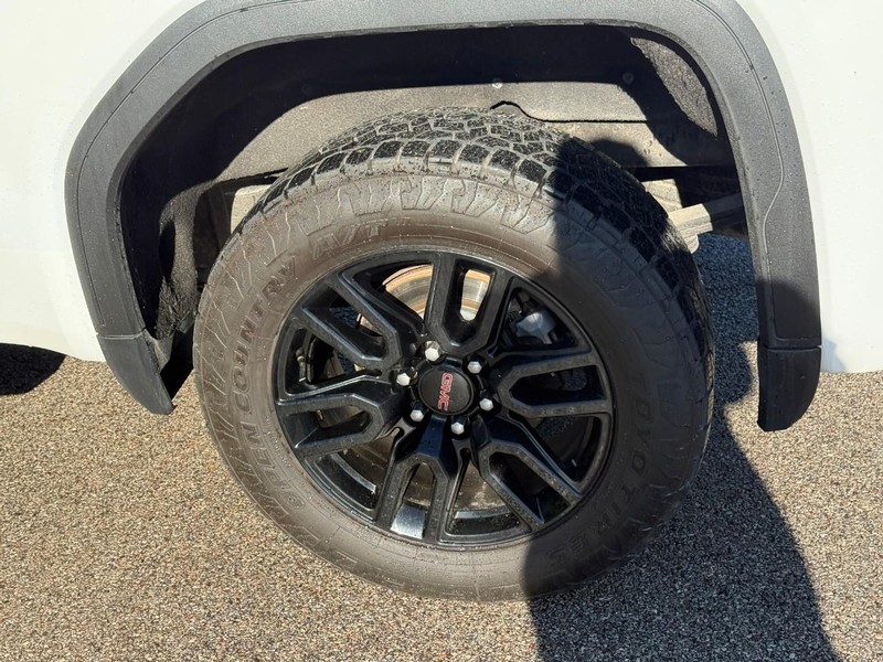 GMC Sierra 1500 Vehicle Full-screen Gallery Image 4