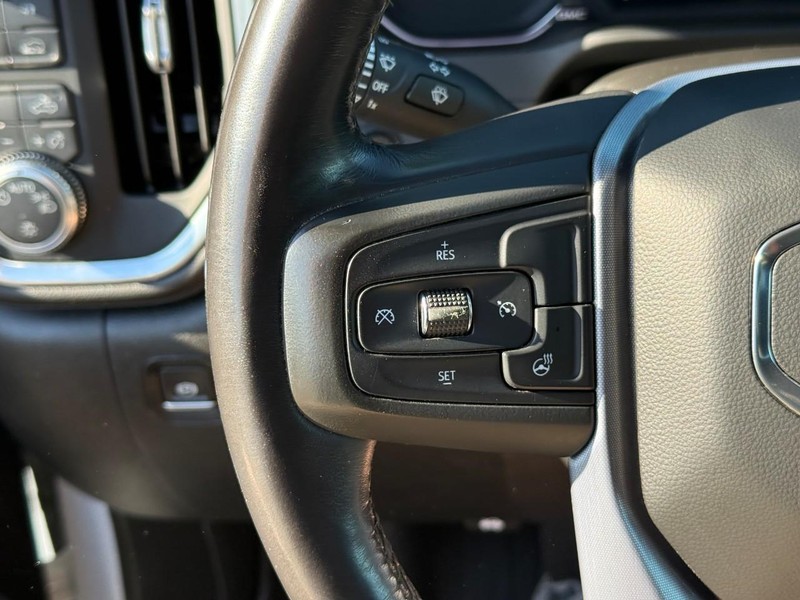 GMC Sierra 1500 Vehicle Full-screen Gallery Image 16