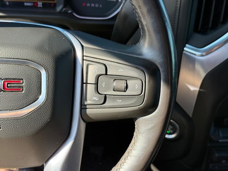 GMC Sierra 1500 Vehicle Full-screen Gallery Image 17