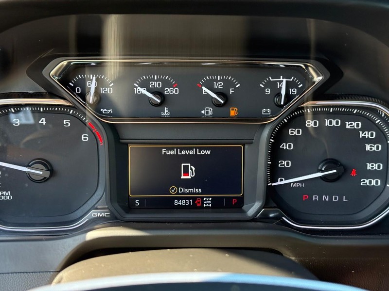 GMC Sierra 1500 Vehicle Full-screen Gallery Image 18