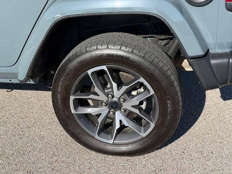 Jeep Wrangler 4xe Vehicle Full-screen Gallery Image 4