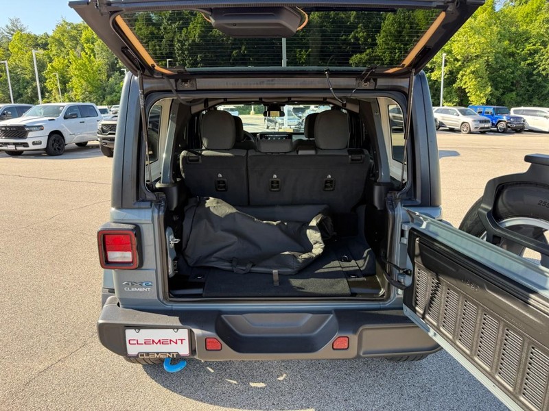 Jeep Wrangler 4xe Vehicle Full-screen Gallery Image 5