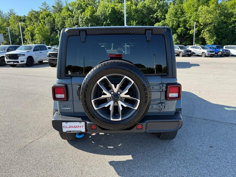 Jeep Wrangler 4xe Vehicle Full-screen Gallery Image 6