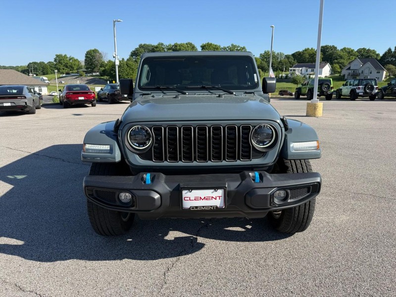 Jeep Wrangler 4xe Vehicle Full-screen Gallery Image 7