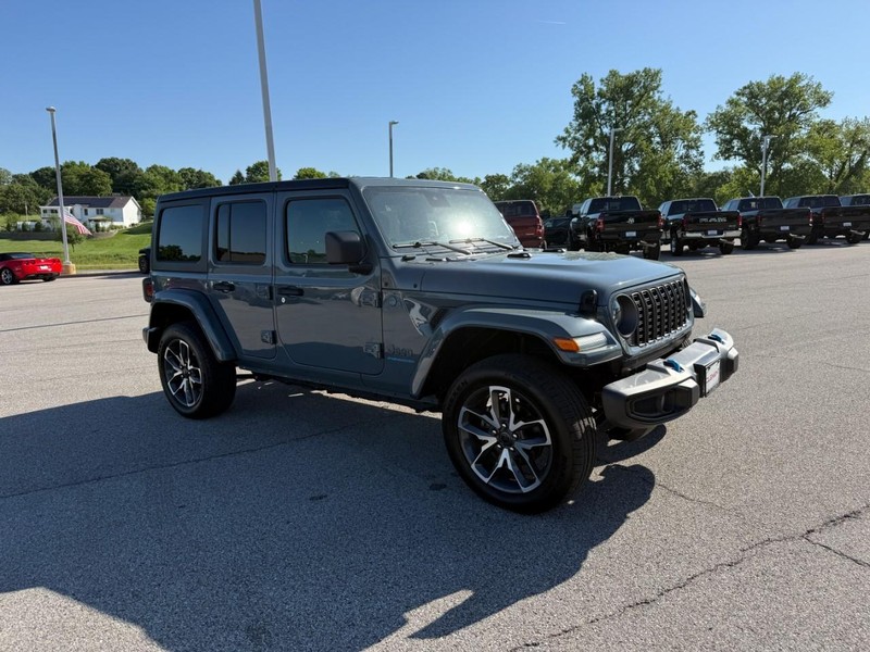 Jeep Wrangler 4xe Vehicle Full-screen Gallery Image 8
