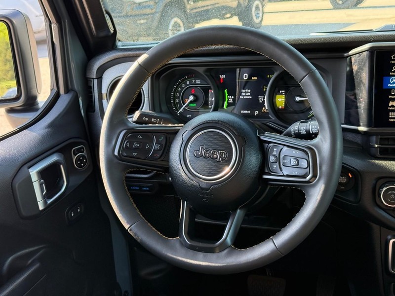Jeep Wrangler 4xe Vehicle Full-screen Gallery Image 11