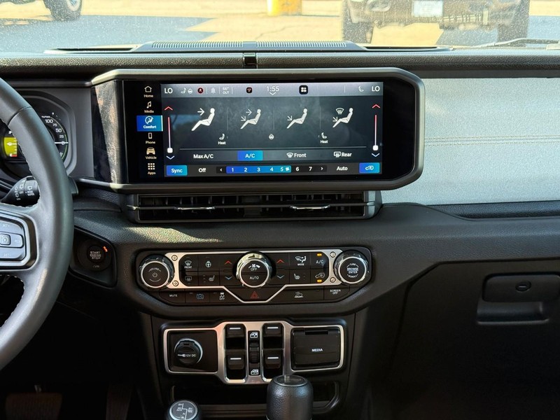 Jeep Wrangler 4xe Vehicle Full-screen Gallery Image 12