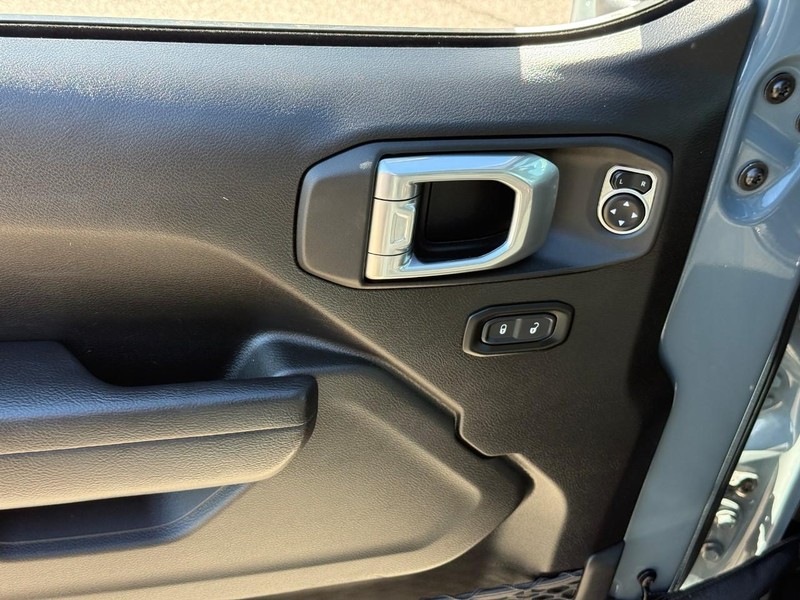 Jeep Wrangler 4xe Vehicle Full-screen Gallery Image 14