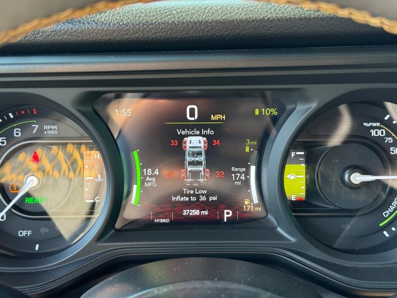 Jeep Wrangler 4xe Vehicle Full-screen Gallery Image 17