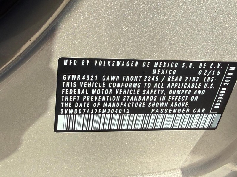 Volkswagen Jetta Sedan Vehicle Full-screen Gallery Image 23