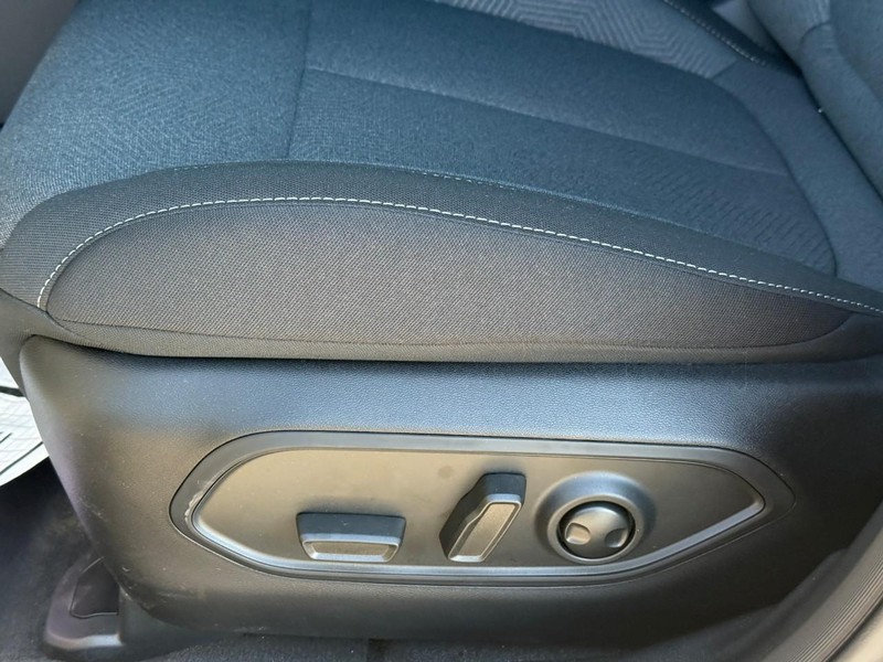 Jeep Cherokee Vehicle Image 16