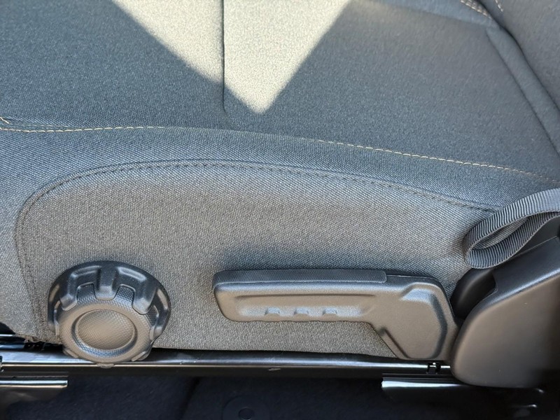 Jeep Gladiator Vehicle Image 11