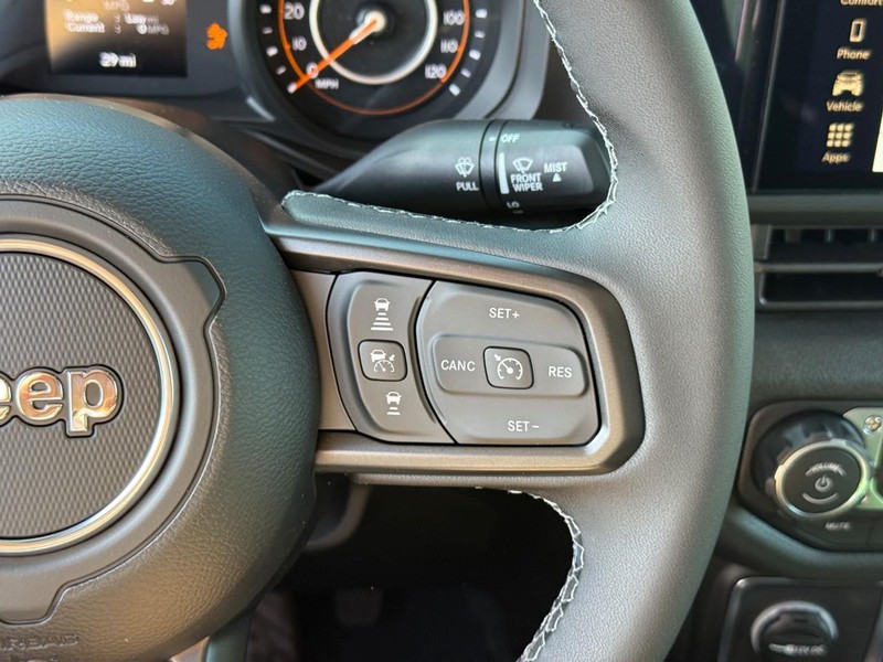 Jeep Gladiator Vehicle Image 13