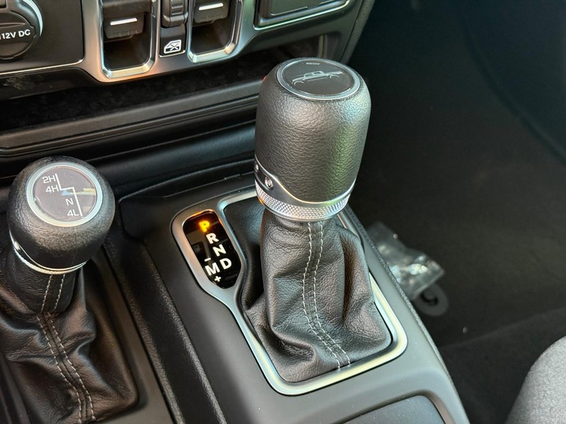 Jeep Gladiator Vehicle Image 15