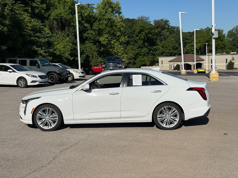 Cadillac CT4 Vehicle Image 03