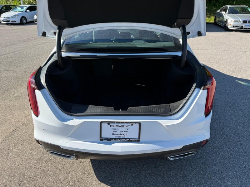 Cadillac CT4 Vehicle Image 09