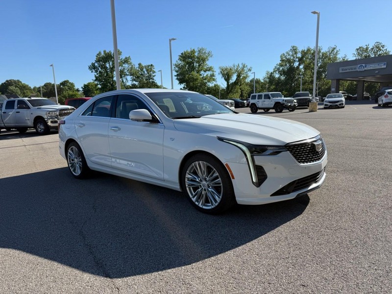 Cadillac CT4 Vehicle Image 13