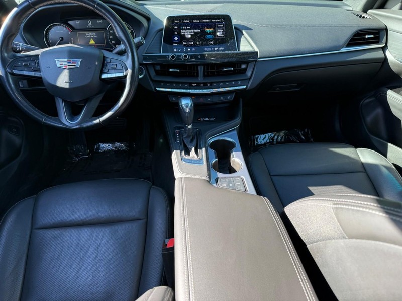 Cadillac CT4 Vehicle Image 15