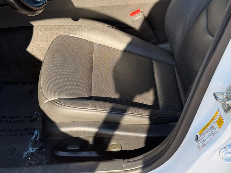 Cadillac CT4 Vehicle Image 23
