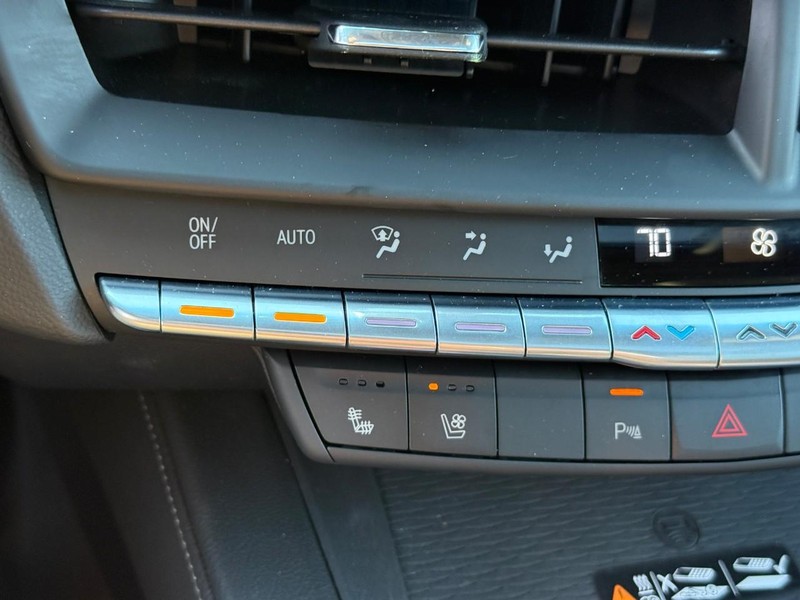 Cadillac CT4 Vehicle Image 30