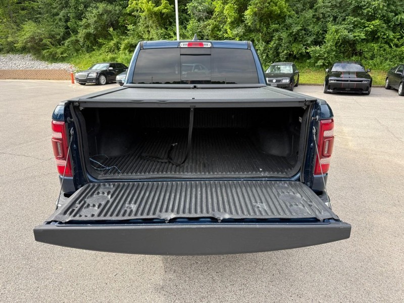 Ram 1500 Vehicle Full-screen Gallery Image 6