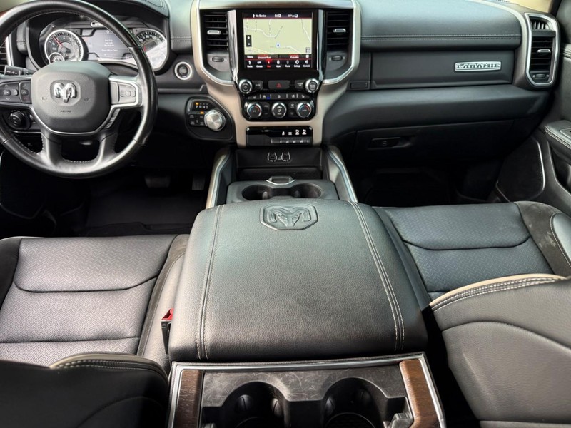 Ram 1500 Vehicle Full-screen Gallery Image 12