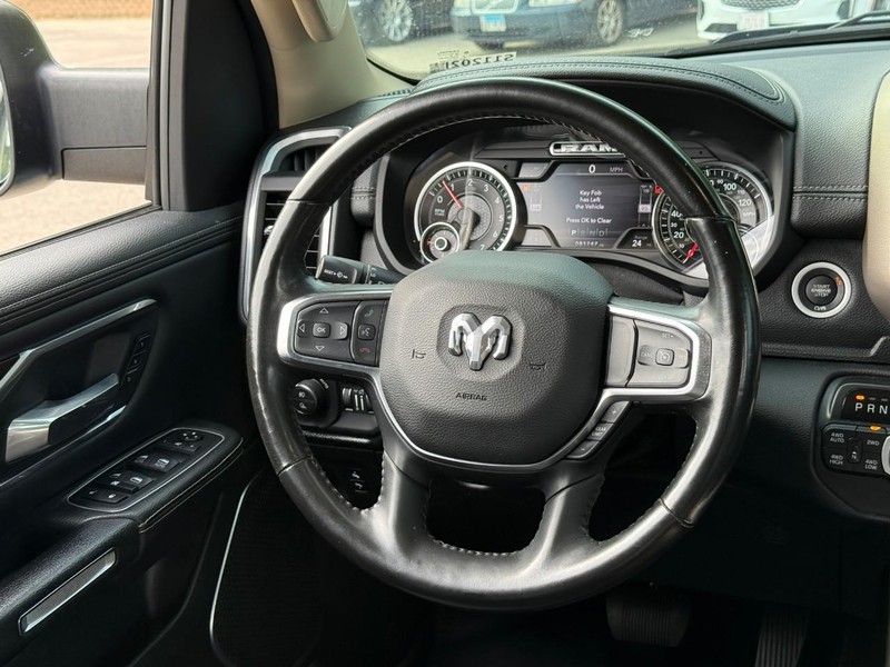 Ram 1500 Vehicle Full-screen Gallery Image 13