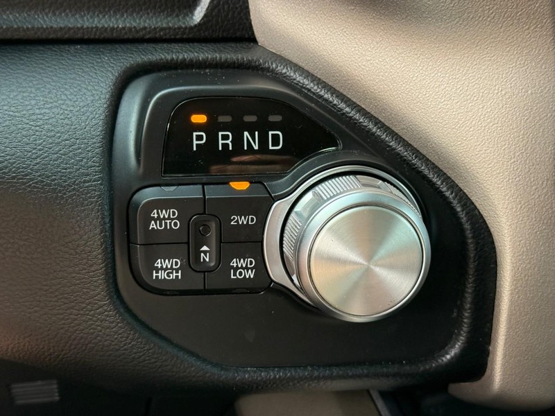 Ram 1500 Vehicle Full-screen Gallery Image 23