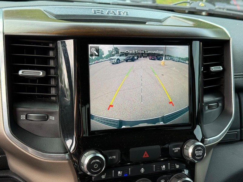 Ram 1500 Vehicle Full-screen Gallery Image 25