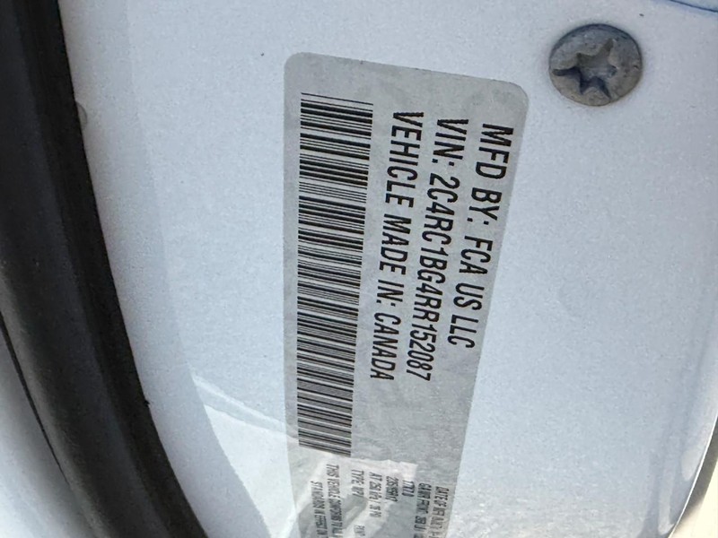 Chrysler Pacifica Vehicle Image 28