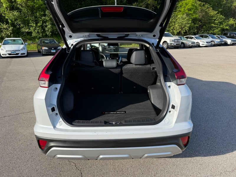 Mitsubishi Eclipse Cross Vehicle Full-screen Gallery Image 5