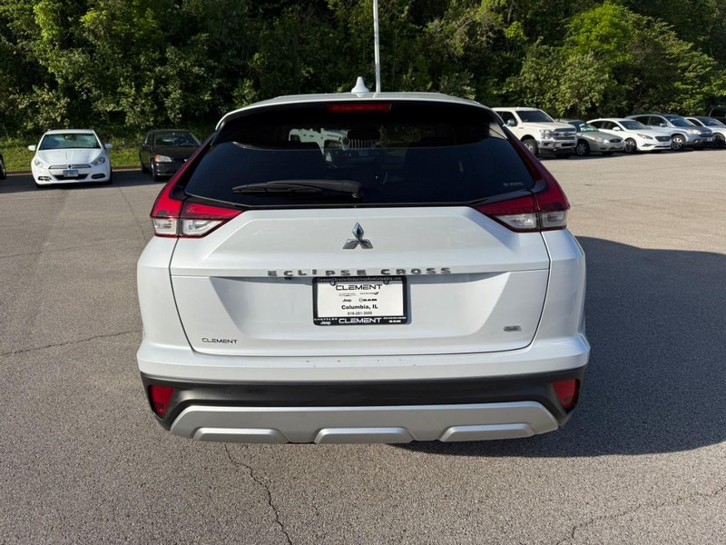 Mitsubishi Eclipse Cross Vehicle Full-screen Gallery Image 6