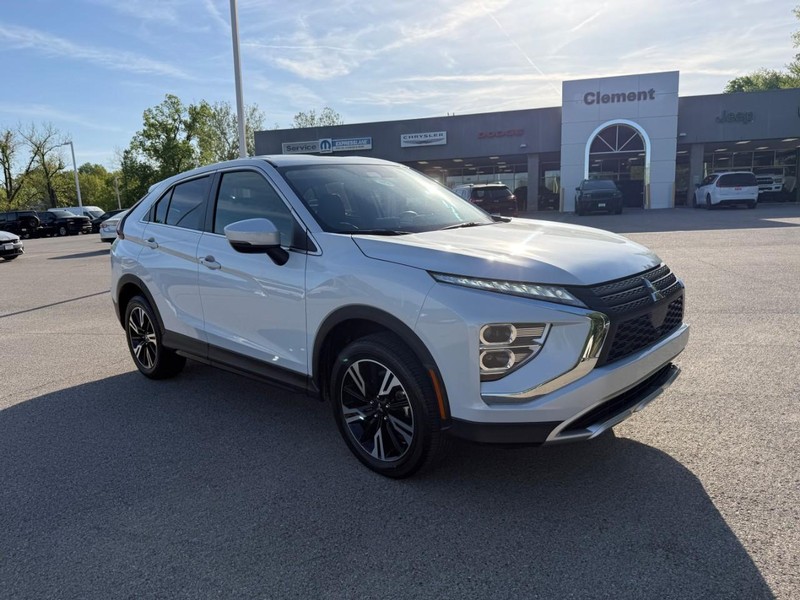 Mitsubishi Eclipse Cross Vehicle Full-screen Gallery Image 8