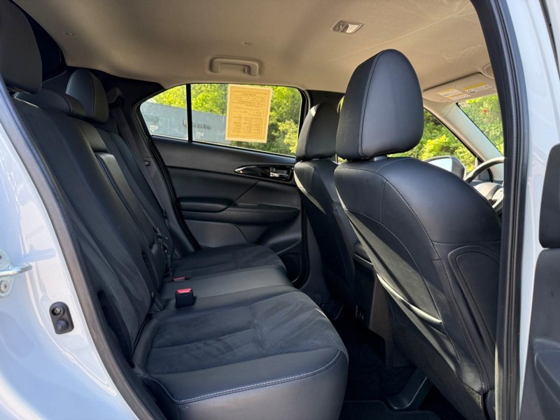 Mitsubishi Eclipse Cross Vehicle Full-screen Gallery Image 10