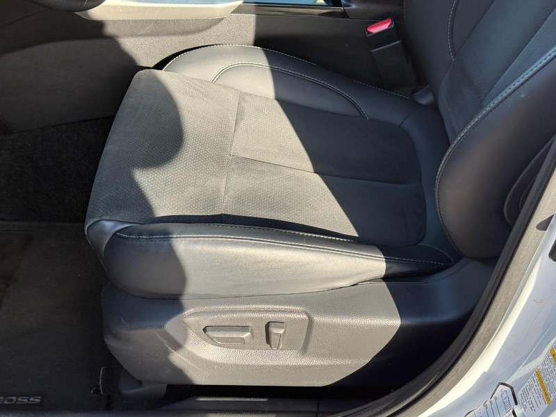 Mitsubishi Eclipse Cross Vehicle Full-screen Gallery Image 17