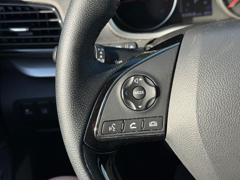 Mitsubishi Eclipse Cross Vehicle Full-screen Gallery Image 19