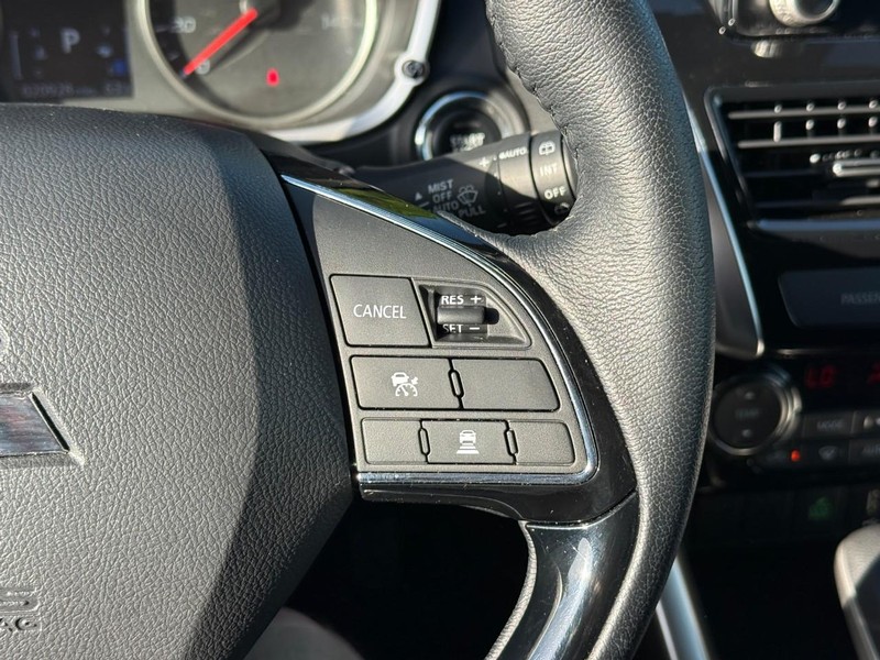 Mitsubishi Eclipse Cross Vehicle Full-screen Gallery Image 20