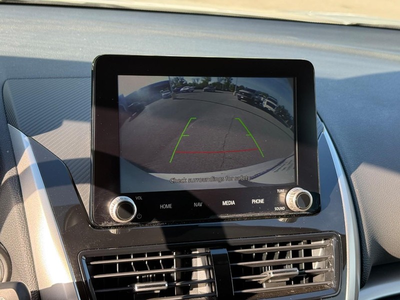 Mitsubishi Eclipse Cross Vehicle Full-screen Gallery Image 24